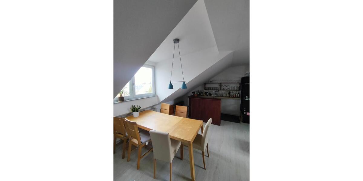 Dachgeschoßwohnung Augsburg Haunstetten-Siebenbrunn - 4 Zimmer, 130 m&sup2;, 1.600&euro; | Angebot:25218981