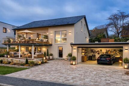 Haus Marktbreit - 9 Zimmer, 275 m&sup2;, 3.025&euro; | Angebot:26252327