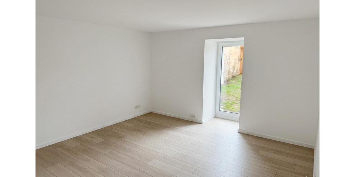 Erdgeschoßwohnung Ebersbach - 4 Zimmer, 187 m&sup2;, 1.400&euro; | Angebot:26107805