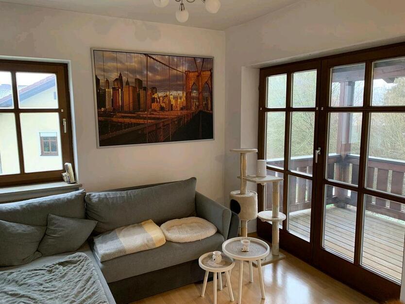 Imposante schöne , lichtdurchflutete 2 Zimmer Wohnung i