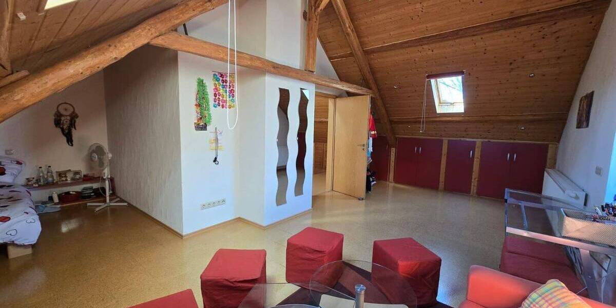 Etagenwohnung Tholey Theley - 5 Zimmer, 200 m&sup2;, 1.350&euro; | Angebot:26528285