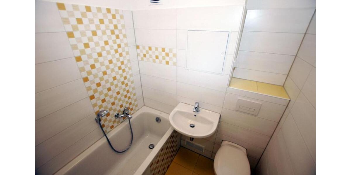 Erdgeschoßwohnung Plauen Altstadt - 1 Zimmer, 30 m&sup2;, 230&euro; | Angebot:24847400