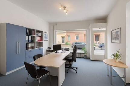 Zentrale und Büro- und Gewerbefläche zum 1.01.2026 zimmer