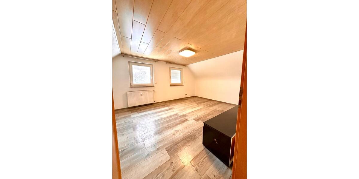 Dachgeschoßwohnung Villingen-Schwenningen Schwenningen - 2 Zimmer, 42 m&sup2;, 460&euro; | Angebot:25220898