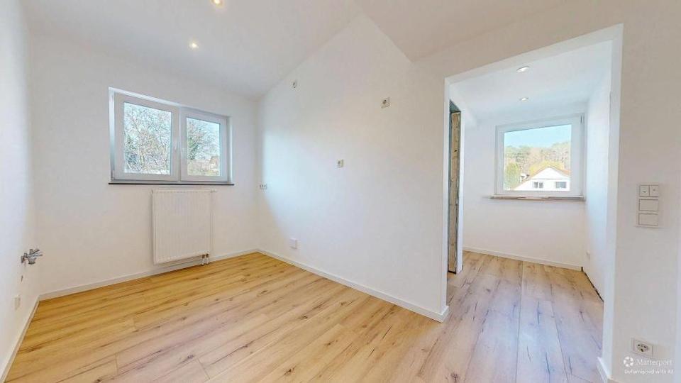 Dachgeschoßwohnung Sankt Ingbert - 3 Zimmer, 78 m&sup2;, 880&euro; | Angebot:25792280