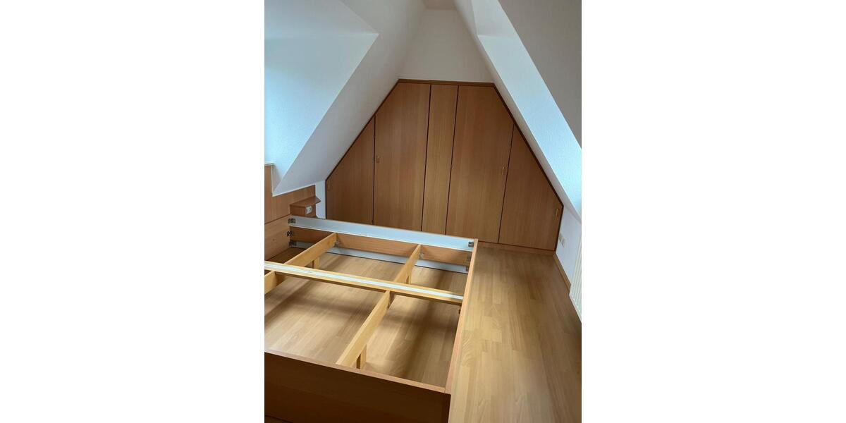 Dachgeschoßwohnung Stollberg (Erzgebirge) - 3 Zimmer, 80 m&sup2;, 560&euro; | Angebot:25171994