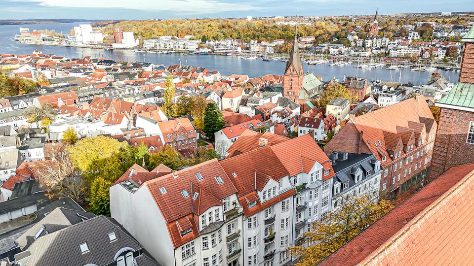 Etagenwohnung Flensburg - 5 Zimmer, 142 m&sup2;, 1.600&euro; | Angebot:26232948