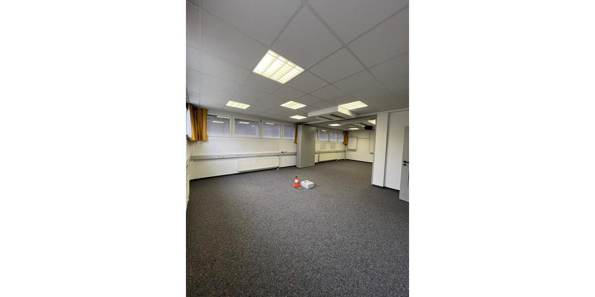 Gewerberäumlichkeiten im Gewerbegebiet Rot-Malsch zu vermieten zimmer