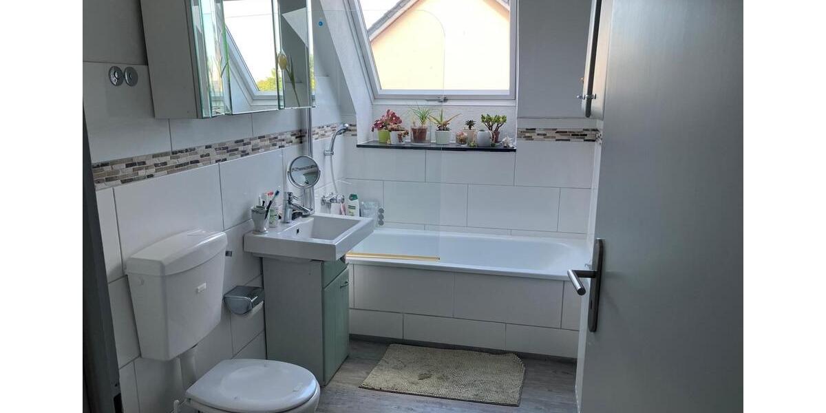 3 ZKB im gepflegten 3FH im Bockfeld, citynah und ruhig teilmöbl. 3 zimmer