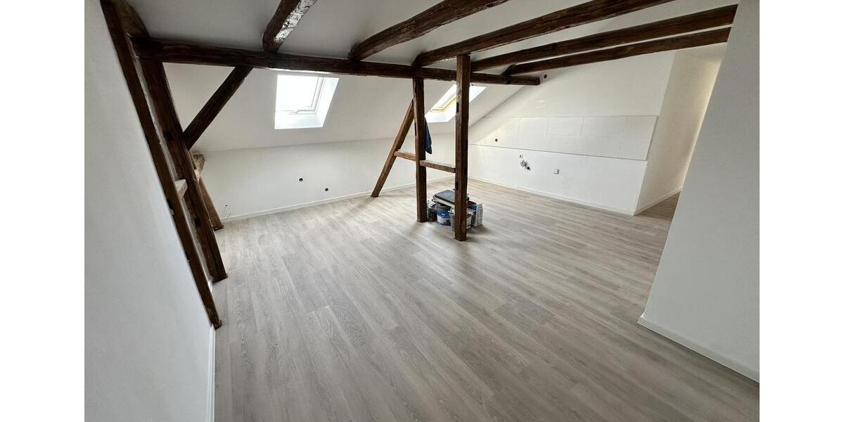 Dachgeschoßwohnung Apolda - 3 Zimmer, 78 m&sup2;, 695&euro; | Angebot:26476622