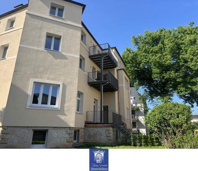 Liebevoll und modern sanierte Wohnung im Erstbezug! Erker, Fußbodenheizung, Parkett! 3 zimmer