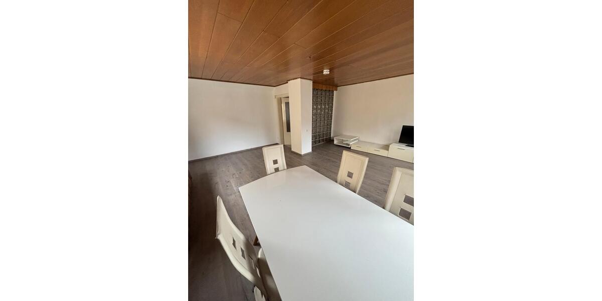 Dachgeschoßwohnung Bad Karlshafen - 3 Zimmer, 87 m&sup2;, 460&euro; | Angebot:25022403