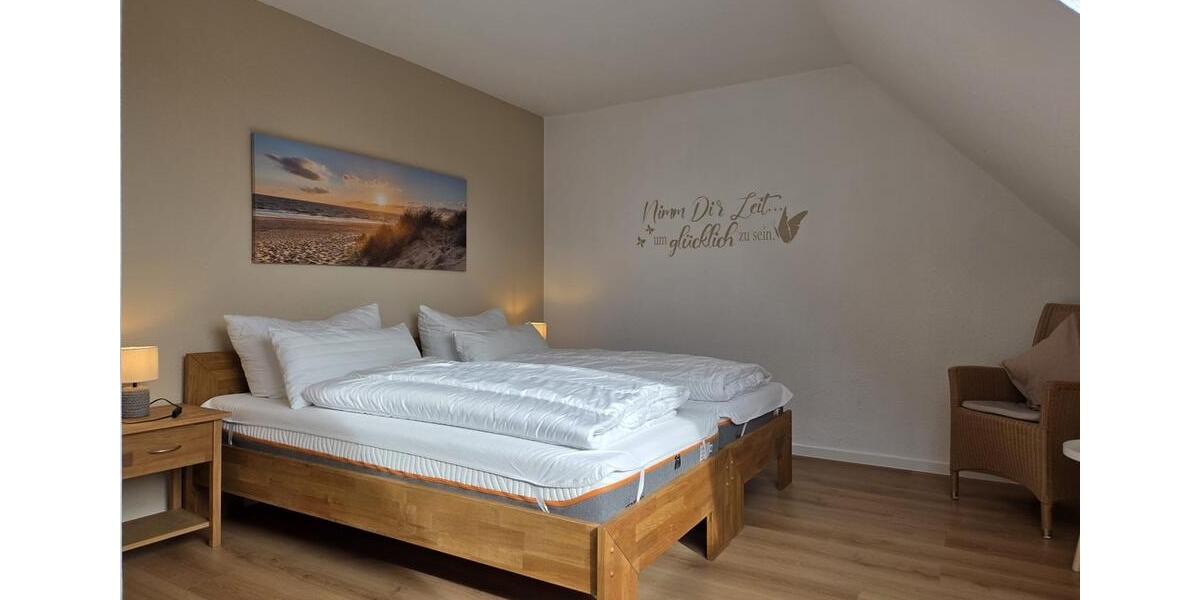 Dachgeschoßwohnung Esens - 4 Zimmer, 82 m&sup2;, 850&euro; | Angebot:26603409