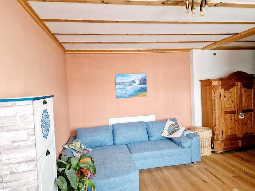 Möblierte 2 Zimmer Wohnung mit Terrasse zur Zwischenmiete