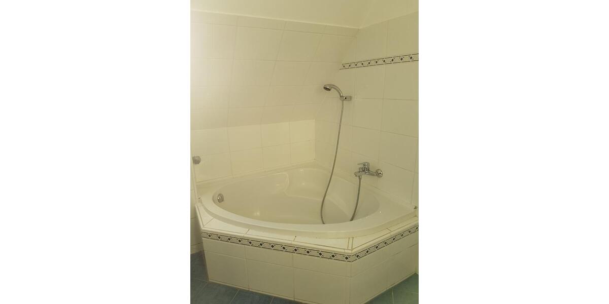 2 Zimmer Maisonettewohnung ca. 50qm inkl. Eckbadewanne und Theke 2 zimmer