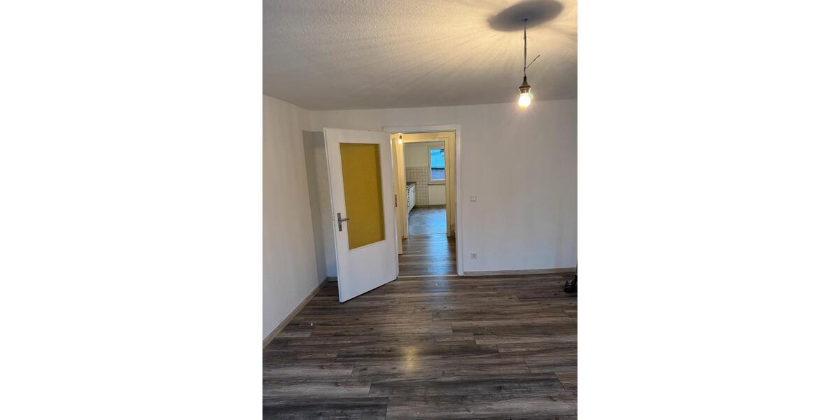 Hochparterre Netphen - 1 Zimmer, 70 m&sup2;, 700&euro; | Angebot:25658404