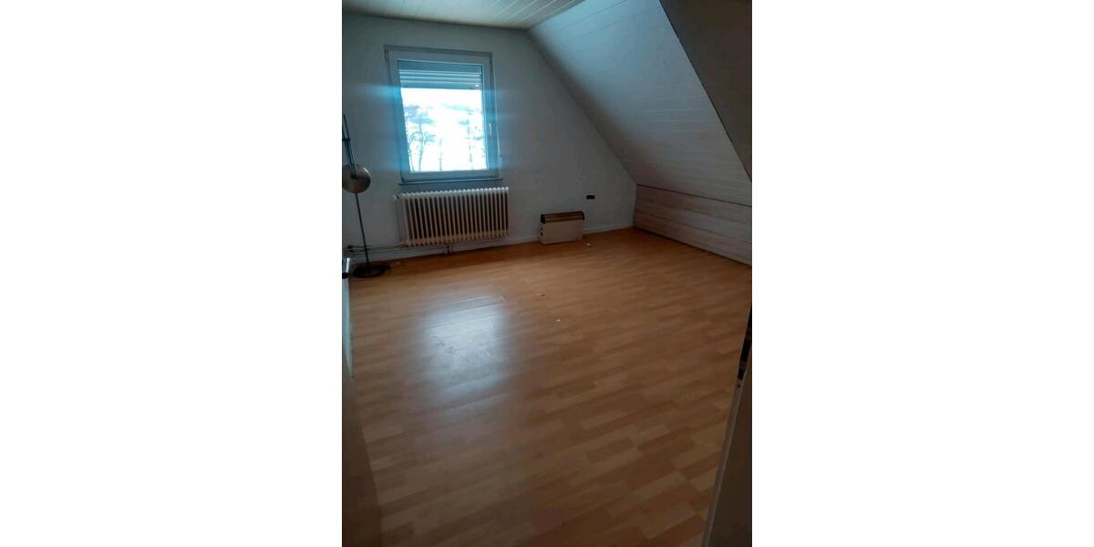 Dachgeschoßwohnung Neuental - 1 Zimmer, 77 m&sup2;, 700&euro; | Angebot:24706280