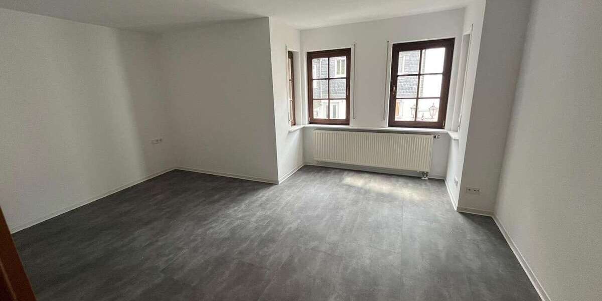 Etagenwohnung Dillenburg - 3 Zimmer, 80 m&sup2;, 750&euro; | Angebot:26217000