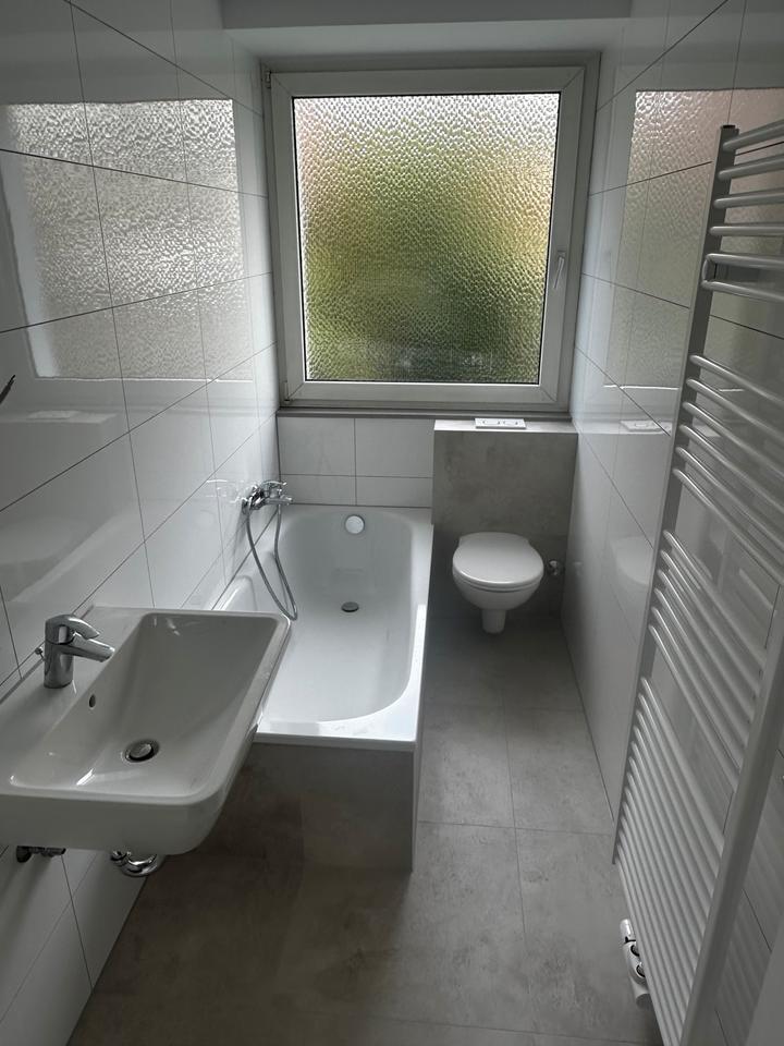 Erstbezug nach Sanierung inklusive Stellplatz und Garage zimmer