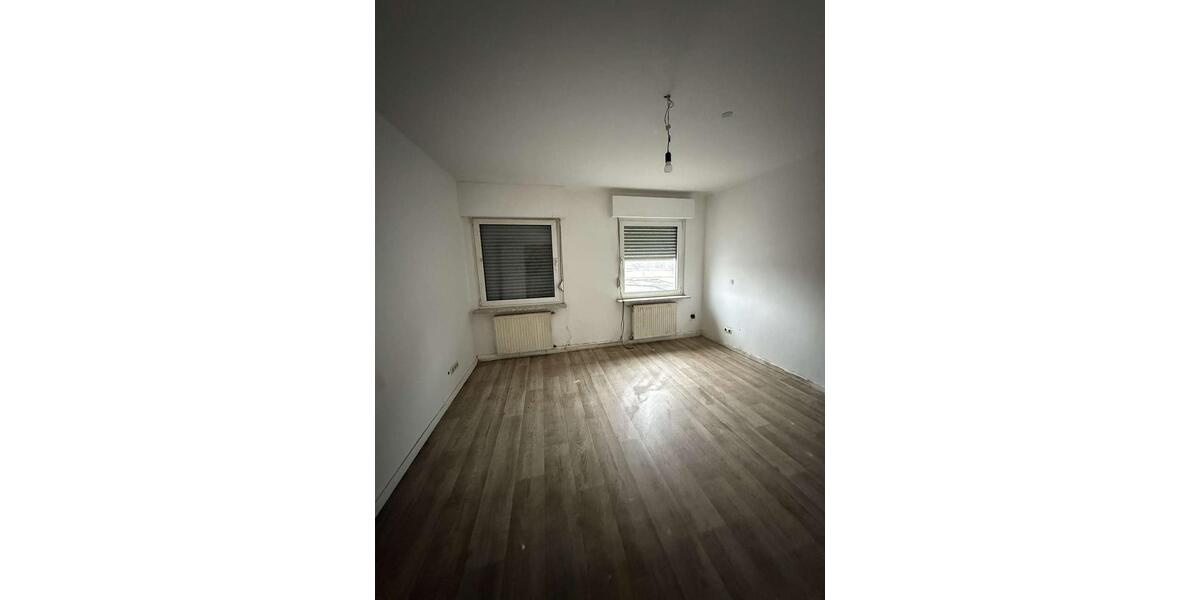 Etagenwohnung Saarbrücken West - 3 Zimmer, 100 m&sup2;, 800&euro; | Angebot:25415306