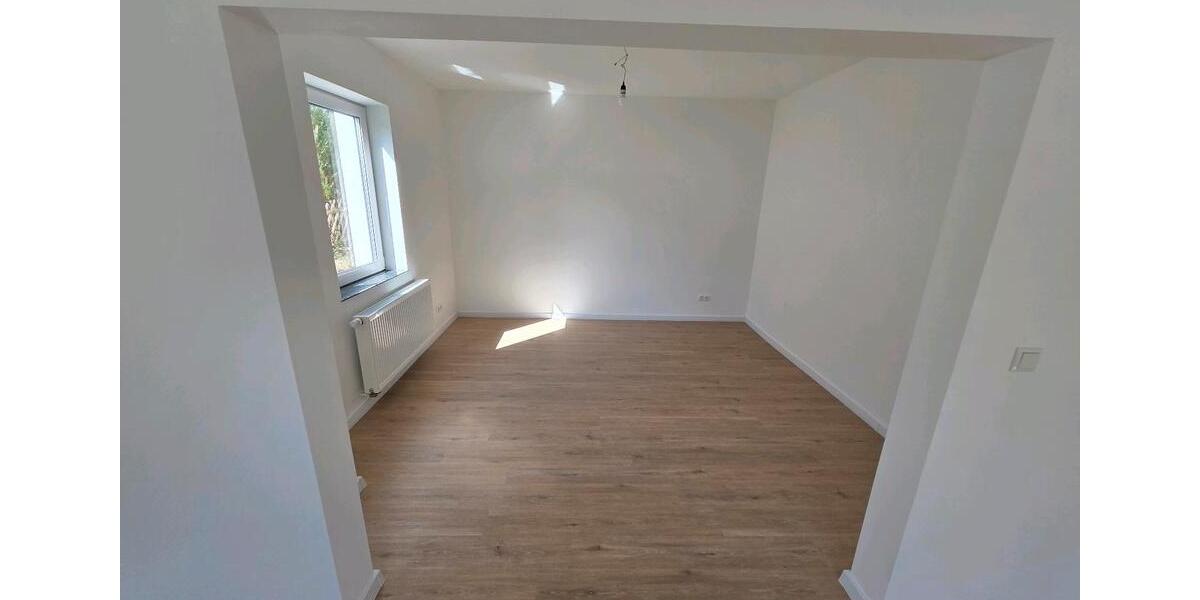 Einfamilienhaus Sundern (Sauerland) - 4 Zimmer, 140 m&sup2;, 1.400&euro; | Angebot:25975946