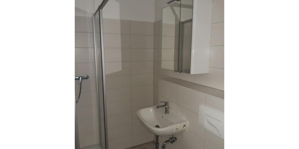 Erdgeschoßwohnung Werdau - 4 Zimmer, 91 m&sup2;, 460&euro; | Angebot:24697998