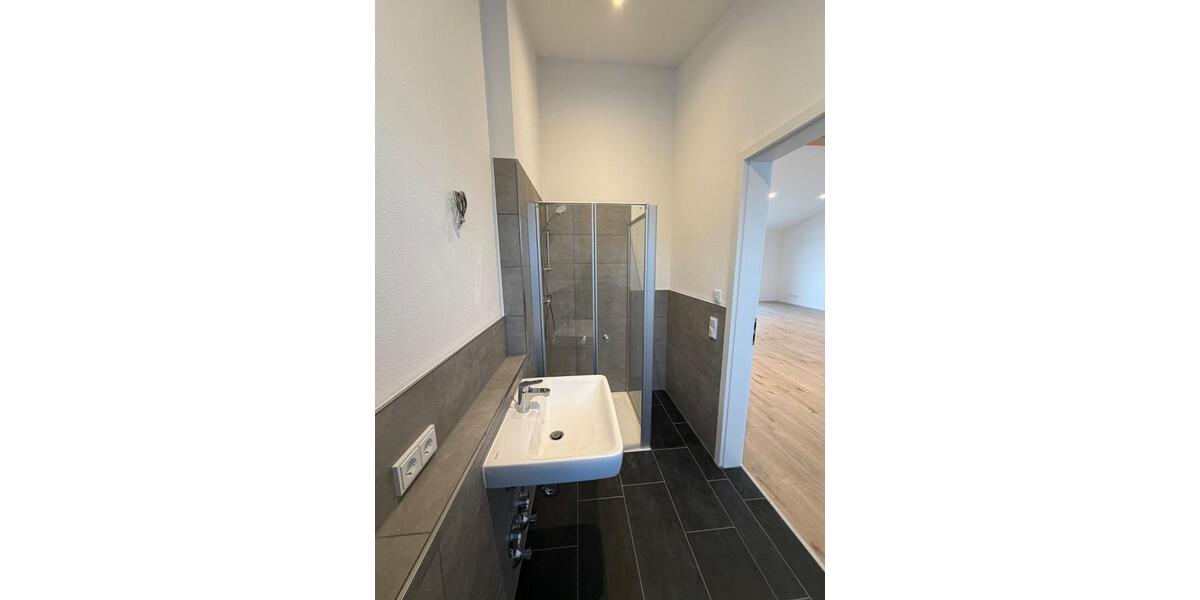 Etagenwohnung Barbing - 5.5 Zimmer, 150 m&sup2;, 1.900&euro; | Angebot:25715355