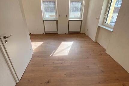 Haus Stromberg - 7 Zimmer, 130 m&sup2;, 1.300&euro; | Angebot:26472946