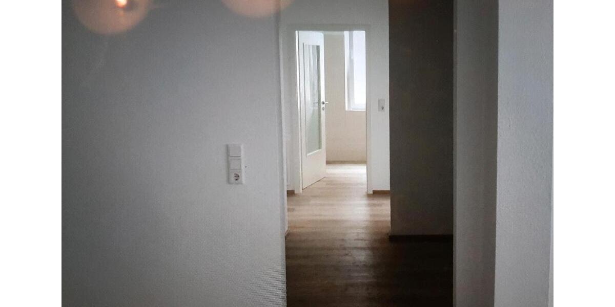 Erdgeschoßwohnung Lage - 2 Zimmer, 103 m&sup2;, 1.090&euro; | Angebot:26582040