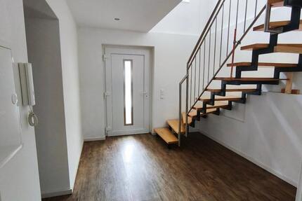 Wohnung Marburg - 4 Zimmer, 136 m&sup2;, 1.407&euro; | Angebot:25988216