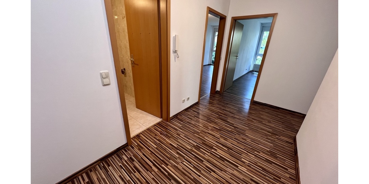 Idyllisch wohnen! 3-Raum Wohnung mit Einbauküche, Wanne und Süd-Balkon. - Etagenwohnung Gera Alt-Bieblach | Angebot:27022991