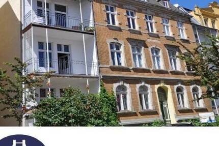 4 Zimmer AltbauWohnung mit Balkon
