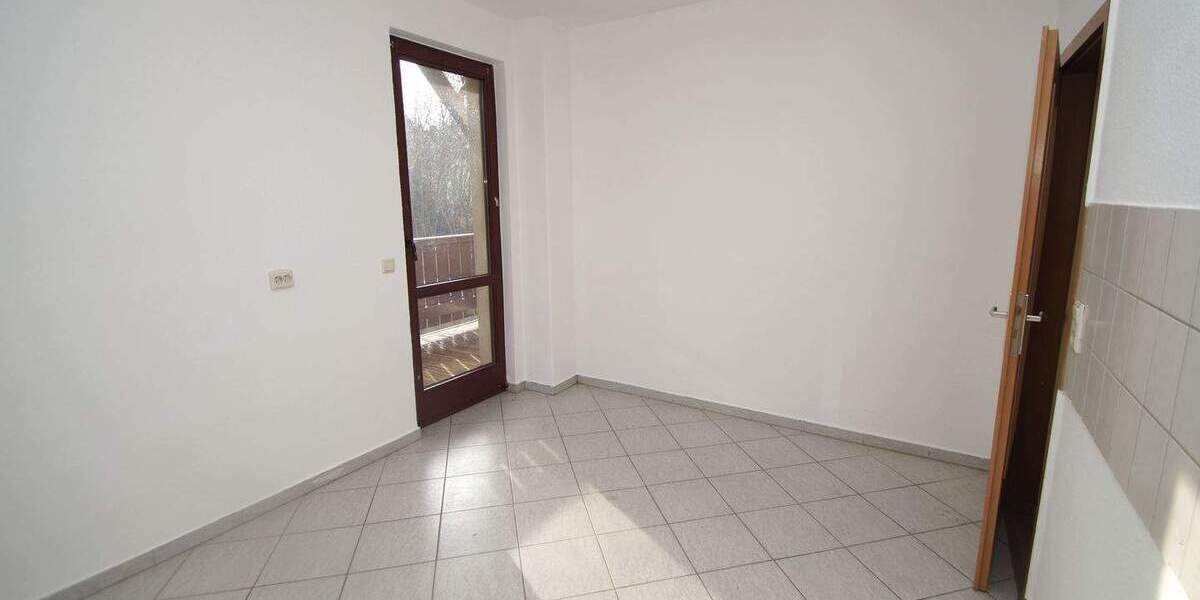 Etagenwohnung Altenburg Südost - 2 Zimmer, 64 m&sup2;, 384&euro; | Angebot:25997777