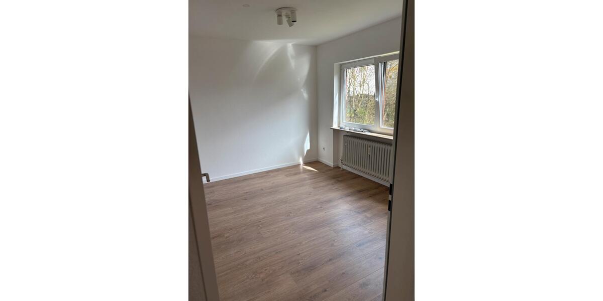 Etagenwohnung Ellwangen (Jagst) - 4 Zimmer, 108 m&sup2;, 1.000&euro; | Angebot:26040716