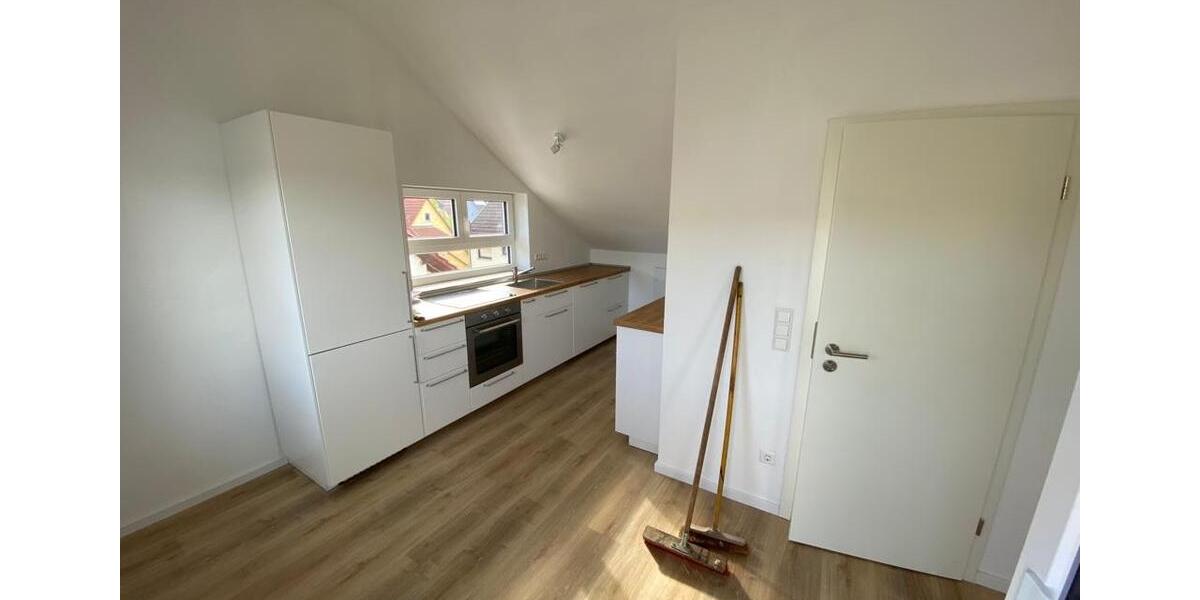 Dachgeschoßwohnung Wendlingen am Neckar - 2.5 Zimmer, 60 m&sup2;, 1.000&euro; | Angebot:25053517
