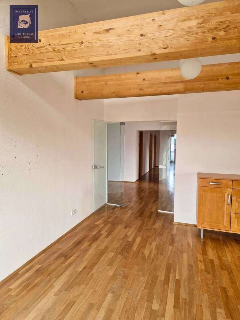 Firmenkomplex mit Garage und Einliegerwohnung 22 zimmer