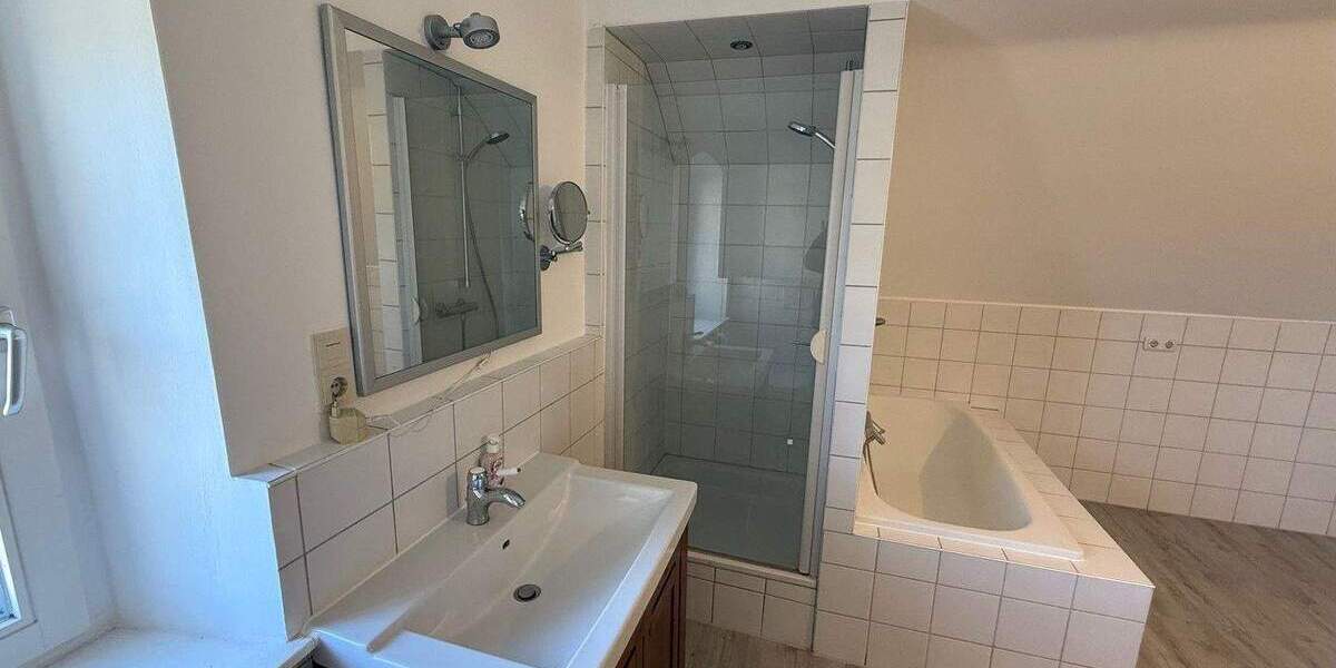 Einfamilienhaus Volkach Rimbach - 6 Zimmer, 200 m&sup2;, 1.690&euro; | Angebot:25736615