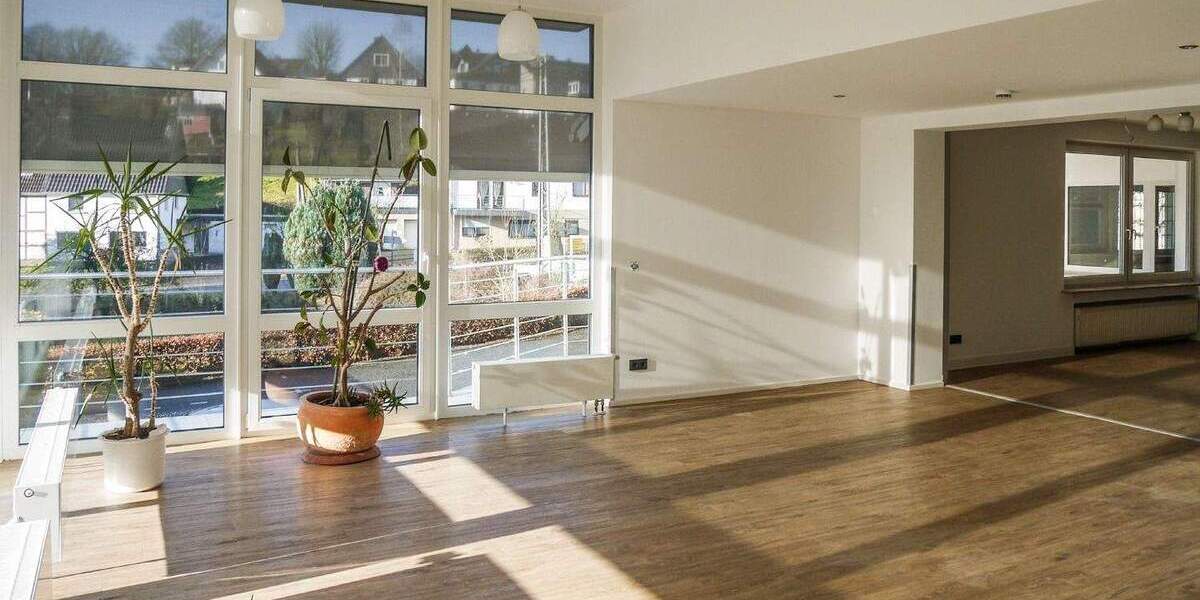 Etagenwohnung Engelskirchen Schnellenbach - 5 Zimmer, 200 m&sup2;, 1.850&euro; | Angebot:26656736
