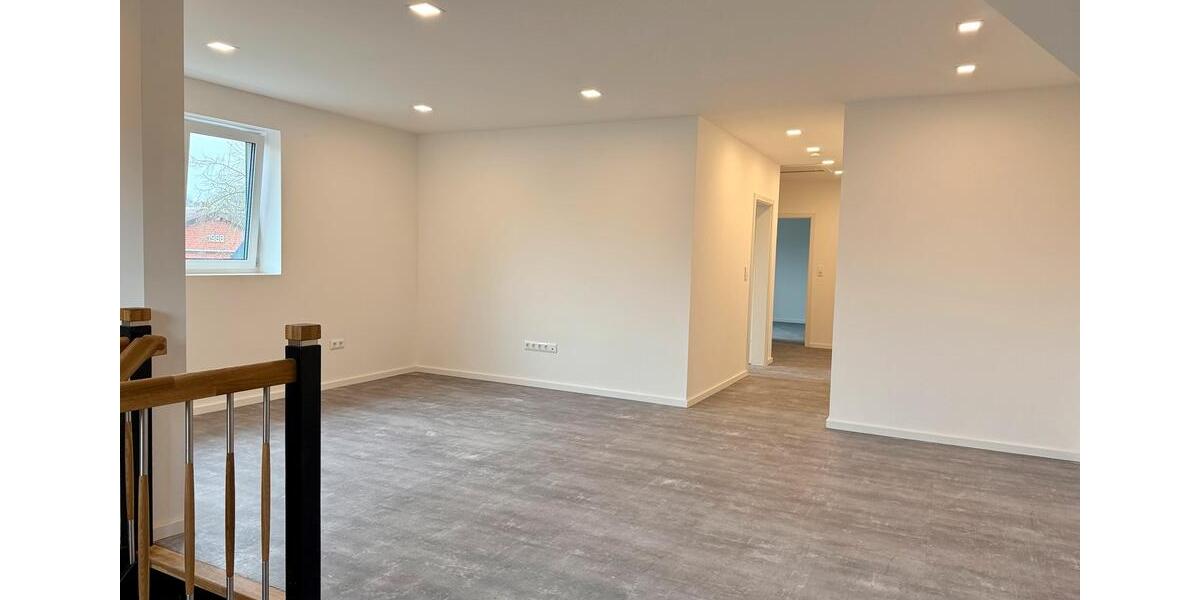 Dachgeschoßwohnung Loxstedt - 2.5 Zimmer, 94 m&sup2;, 1.025&euro; | Angebot:26014276