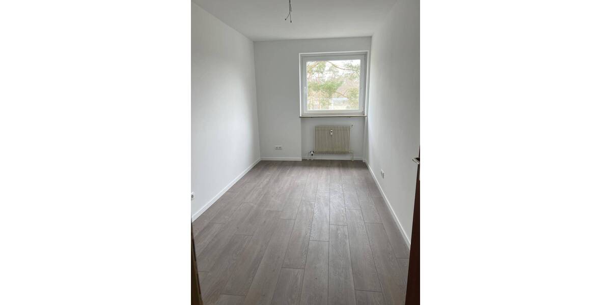 Etagenwohnung Spardorf - 4 Zimmer, 92 m&sup2;, 1.390&euro; | Angebot:26188535