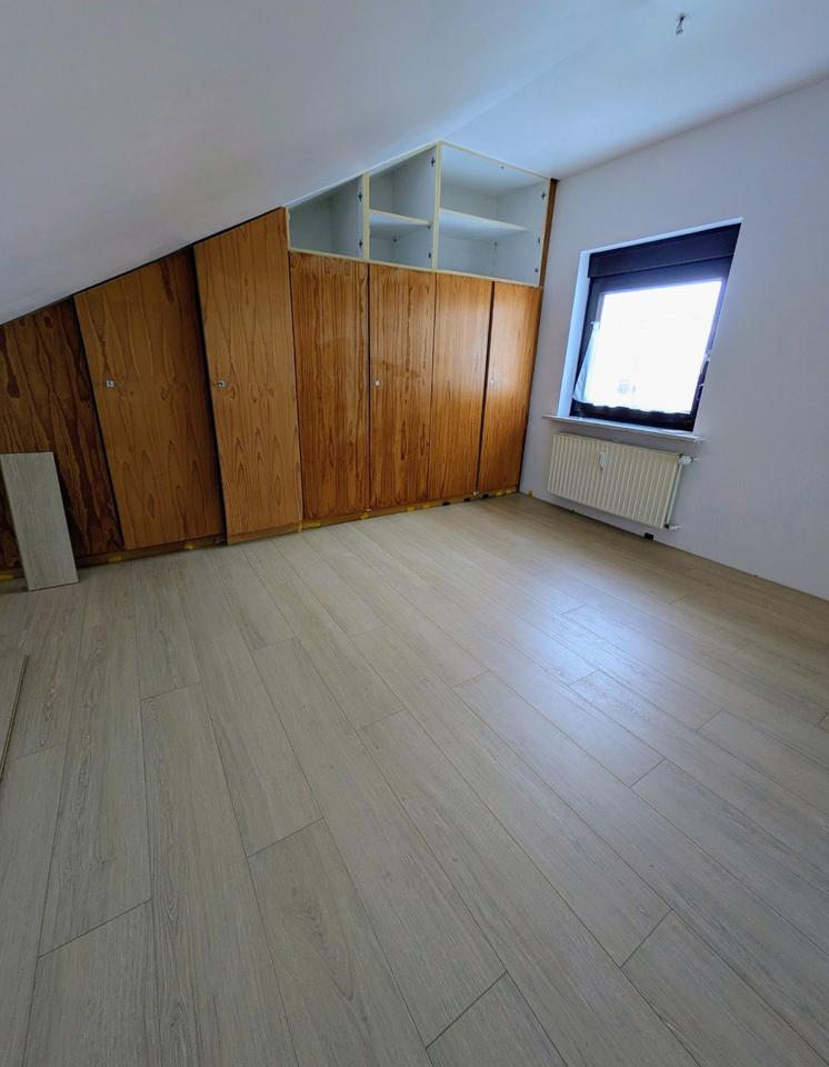 Großzügige 2-Zimmer-Dachgeschoßwohnung mit EBK in Winkel