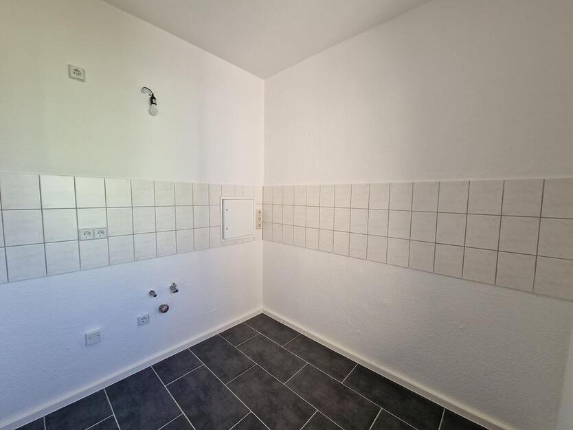 *Ab 01.11.2025- 2 Zimmer im Erdgeschoss mit Balkon & 2 NKM geschenkt* zimmer