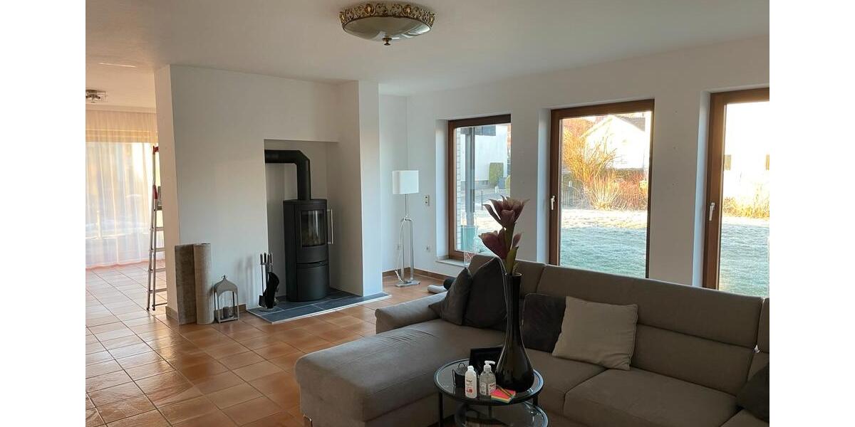 Erdgeschoßwohnung Bad Driburg - 6 Zimmer, 150 m&sup2;, 1.425&euro; | Angebot:25892855