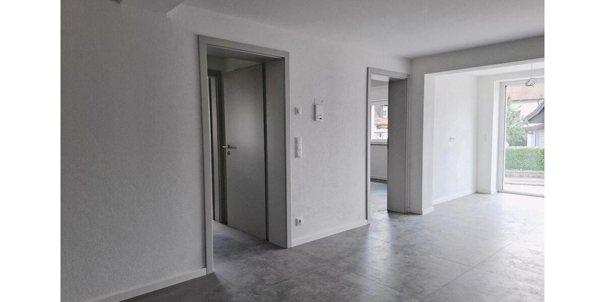Erdgeschoßwohnung Treuchtlingen - 3.5 Zimmer, 82 m&sup2;, 880&euro; | Angebot:24600838