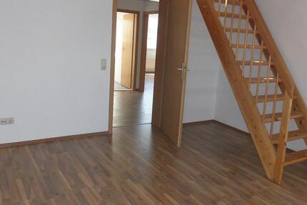 Wohnung Riesa - 3 Zimmer, 72 m&sup2;, 350&euro; | Angebot:24877914