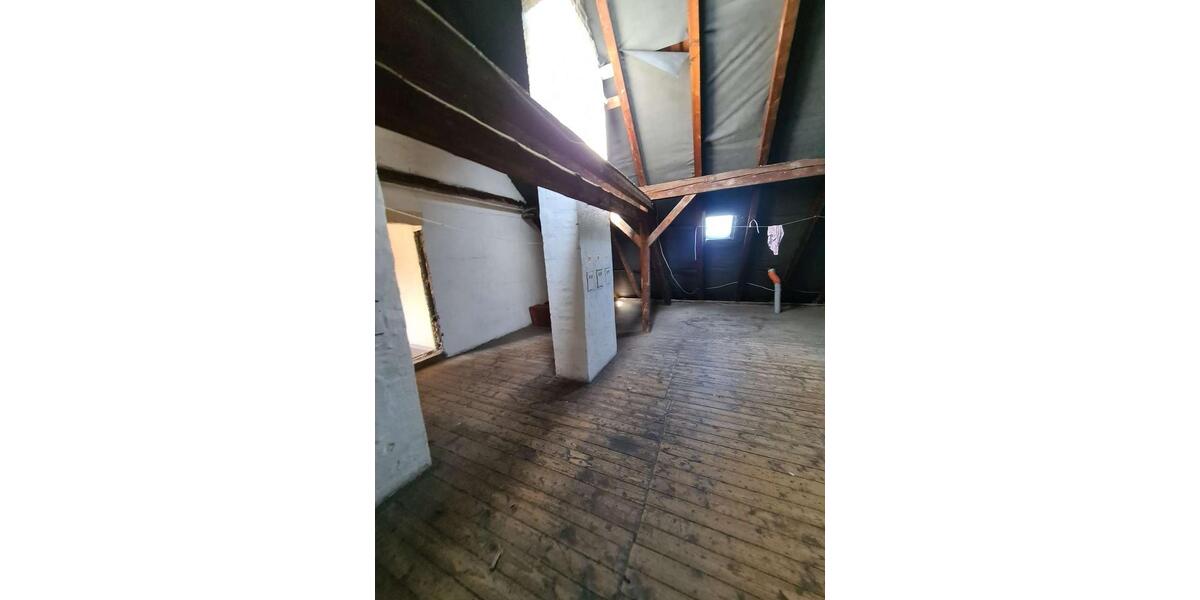 Großer Dachboden ca. 170 QM in Badenstedt als Lagermöglichkeit zu vermieten! Als ganzes oder geteilt zimmer