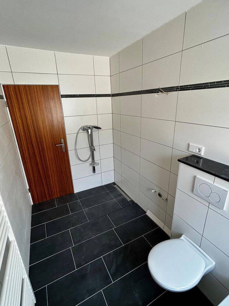 Renovierte 3-Zimmer Wohnung mit großem Balkon und Garage Zentrum Ratingen-Hösel