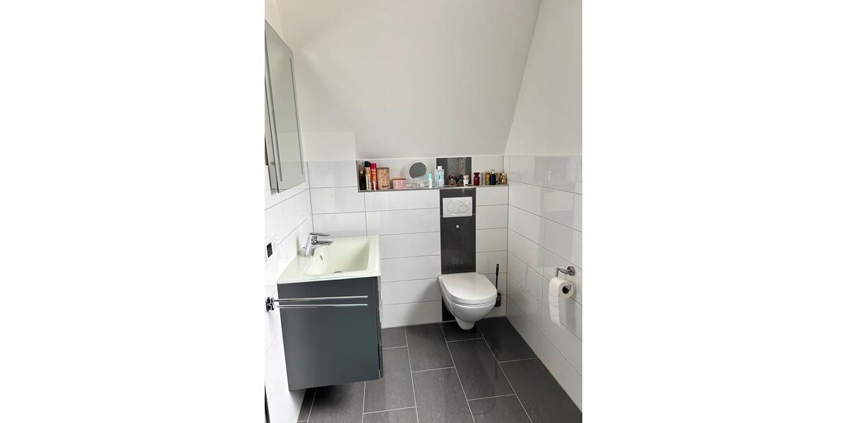 Etagenwohnung Adendorf - 3.5 Zimmer, 110 m&sup2;, 1.650&euro; | Angebot:25963602