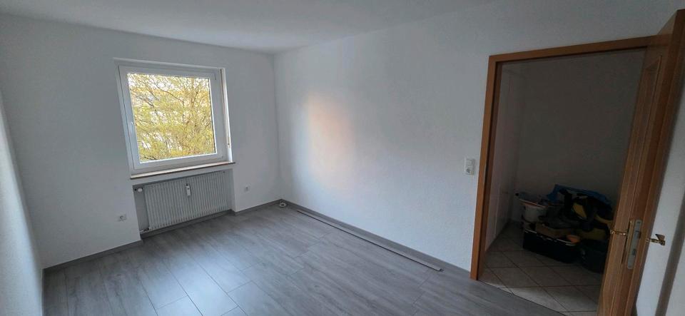 Etagenwohnung Niederwerrn - 3 Zimmer, 85 m&sup2;, 800&euro; | Angebot:26334778