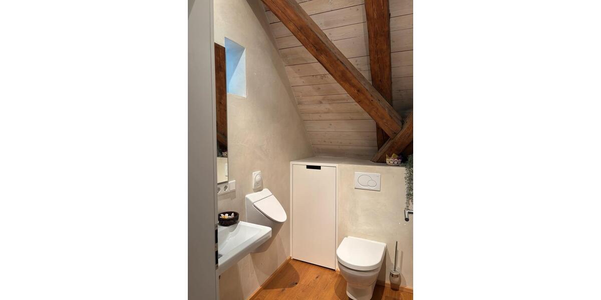 Dachgeschoßwohnung Straubing - 1 Zimmer, 106 m&sup2;, 1.600&euro; | Angebot:26252427